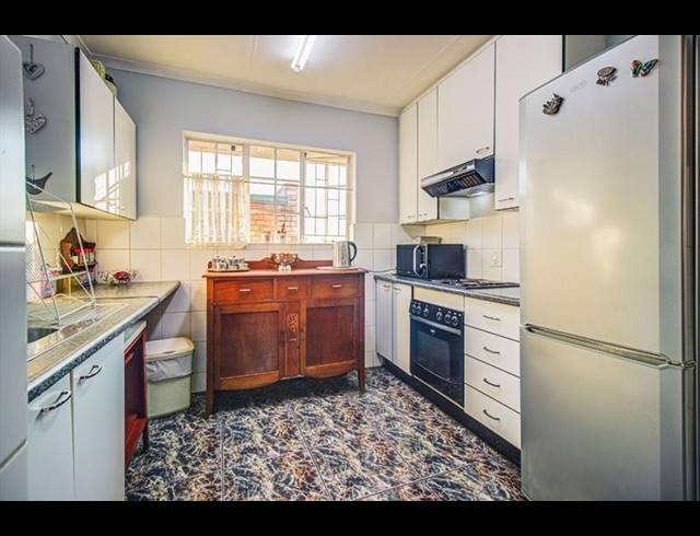 3 BEDROOM TOWNHOUSE FOR SALE IN GLEN MARAIS